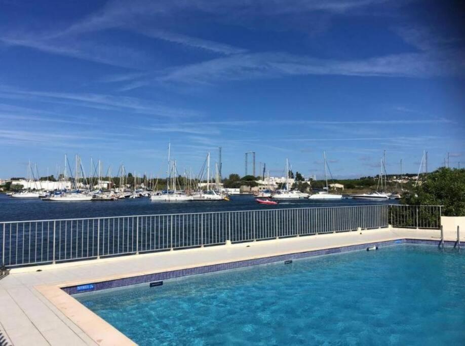Appartement Avec Balcon, Vue Mer, Piscine, Parking Agde Luaran gambar