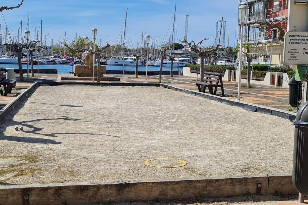 Appartement Avec Balcon, Vue Mer, Piscine, Parking Agde Luaran gambar
